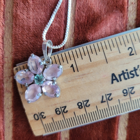 Vintage Flower Necklace - Picture 4 of 8